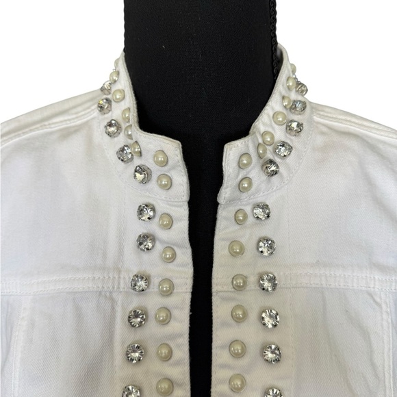 Chico’s Platinum White Embellished Jacket Sz 1 (M) Pearl & Rhinestone Trim M6 - Picture 2 of 10